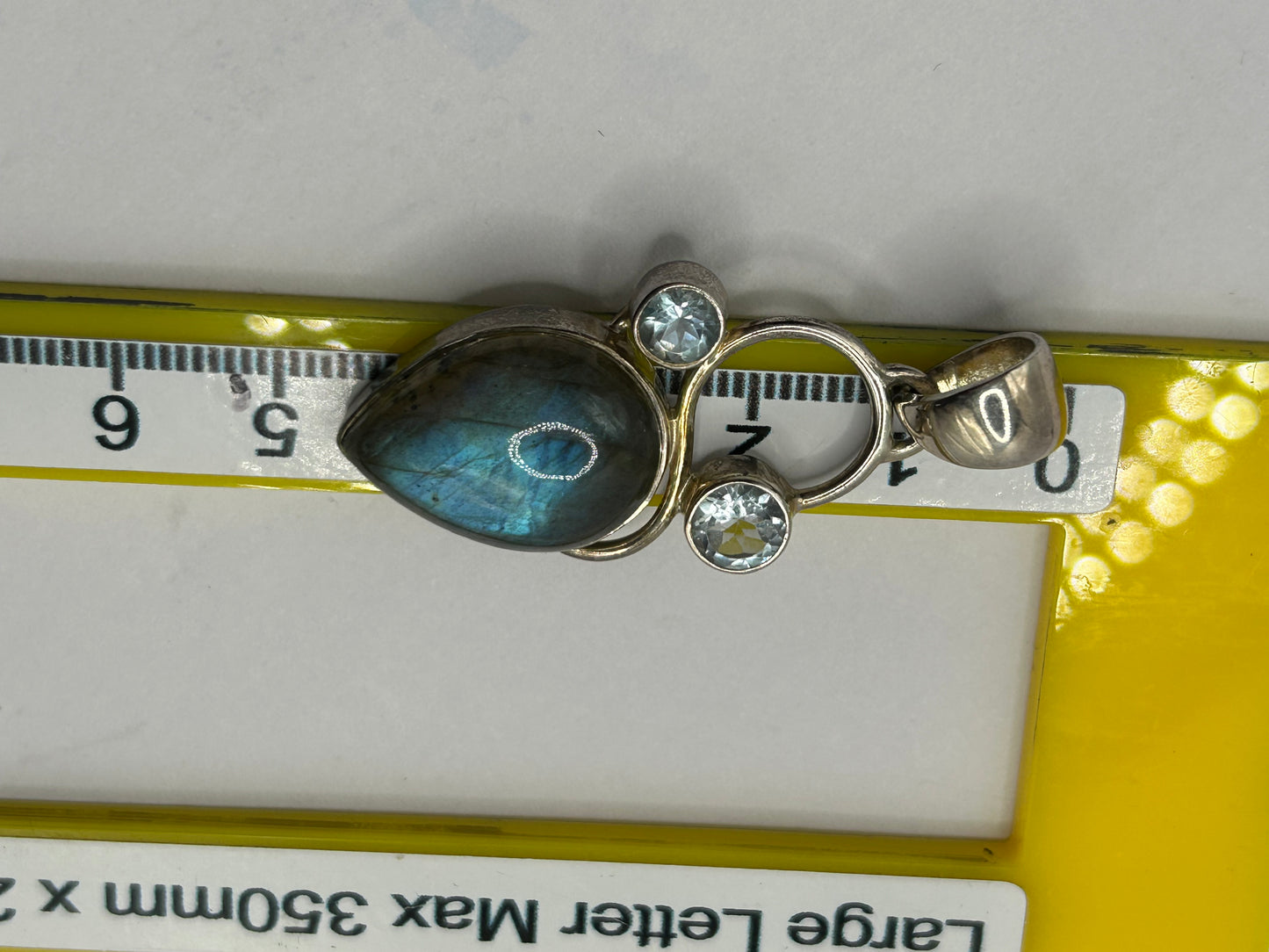 Mesmerising 16.75ct Spectrolite & Blue Topaz Sterling Silver Pendant (5.02g)