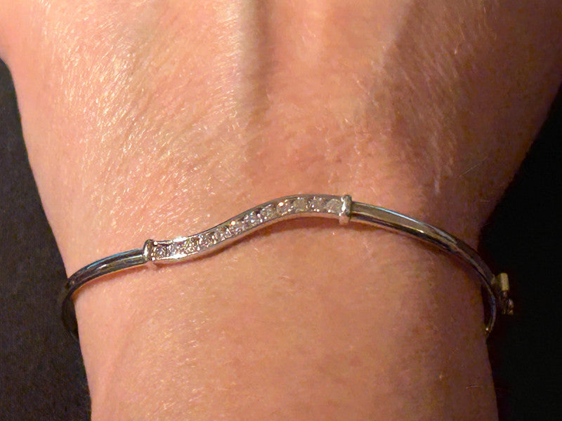 Elegant Silver 925 Bangle – 4g
