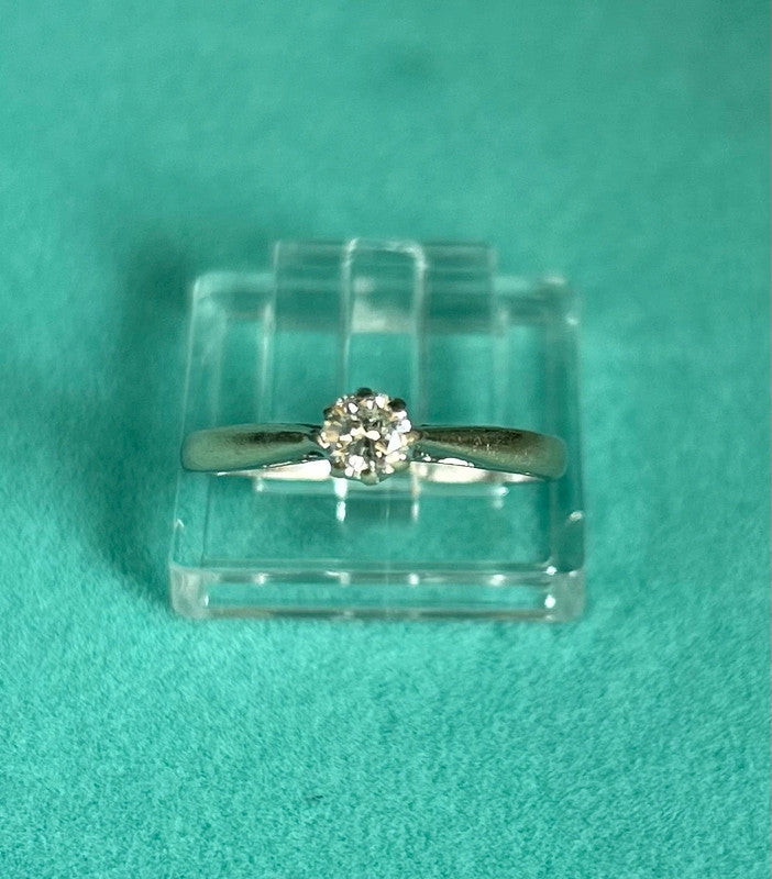 18ct White Gold Solitaire Diamond Ring (1/4ct) Size K 1/2 Hallmarked
