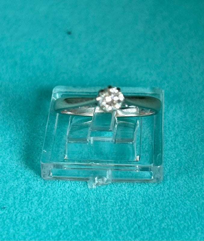 18ct White Gold Solitaire Diamond Ring (1/4ct) Size K 1/2 Hallmarked