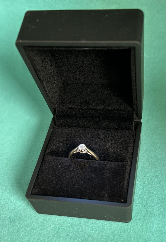 18ct White Gold Solitaire Diamond Ring (1/4ct) Size K 1/2 Hallmarked