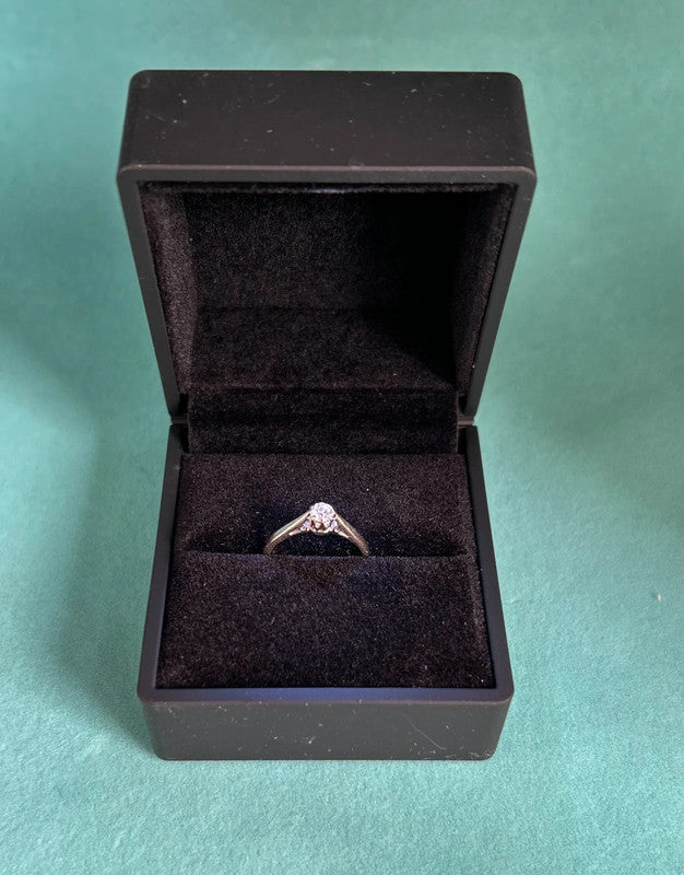 18ct White Gold Solitaire Diamond Ring (1/4ct) Size K 1/2 Hallmarked