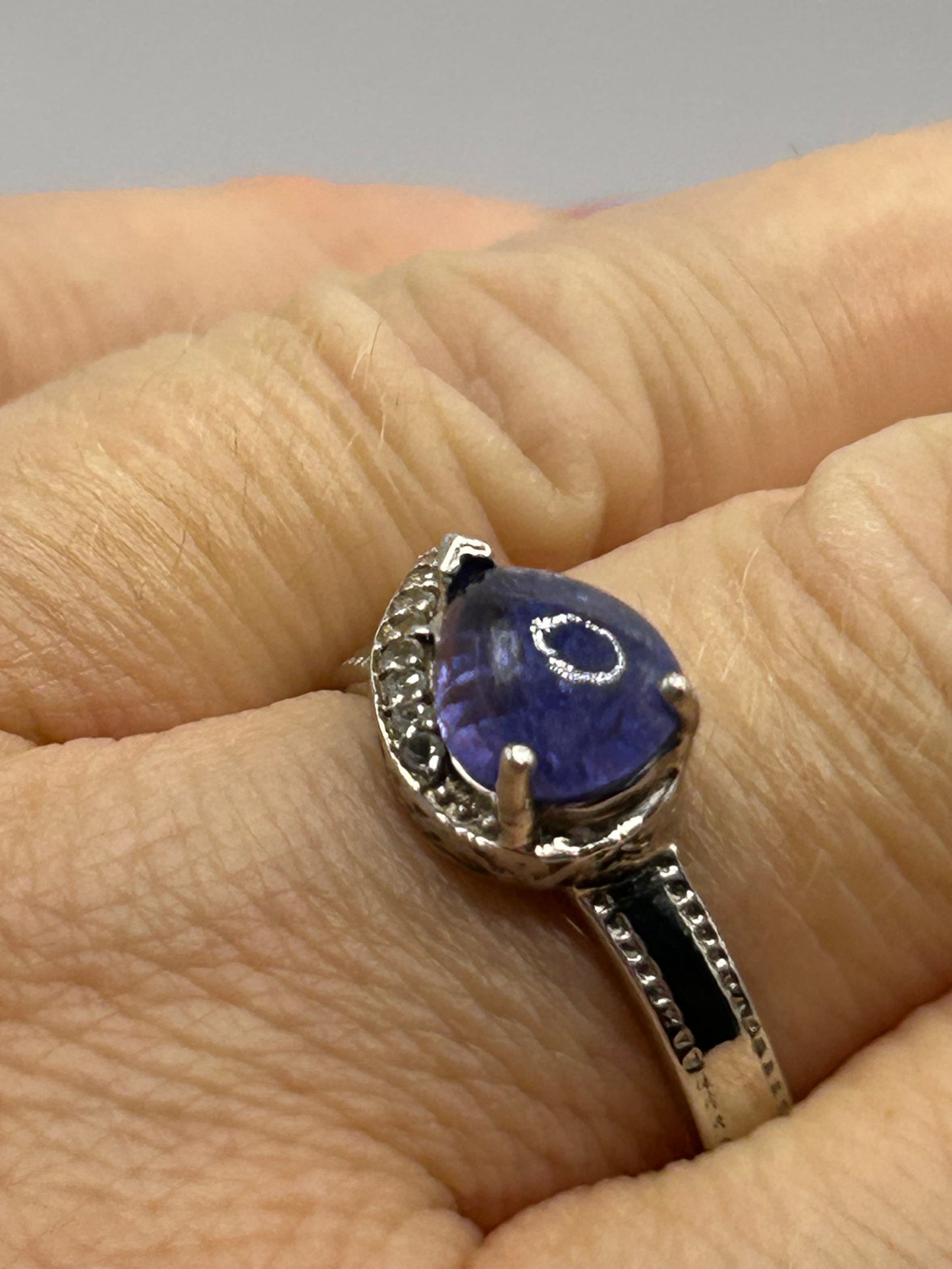 Silver Tanzanite Cabochon Ring - 5.5ct & Celtic Design - With Certificate