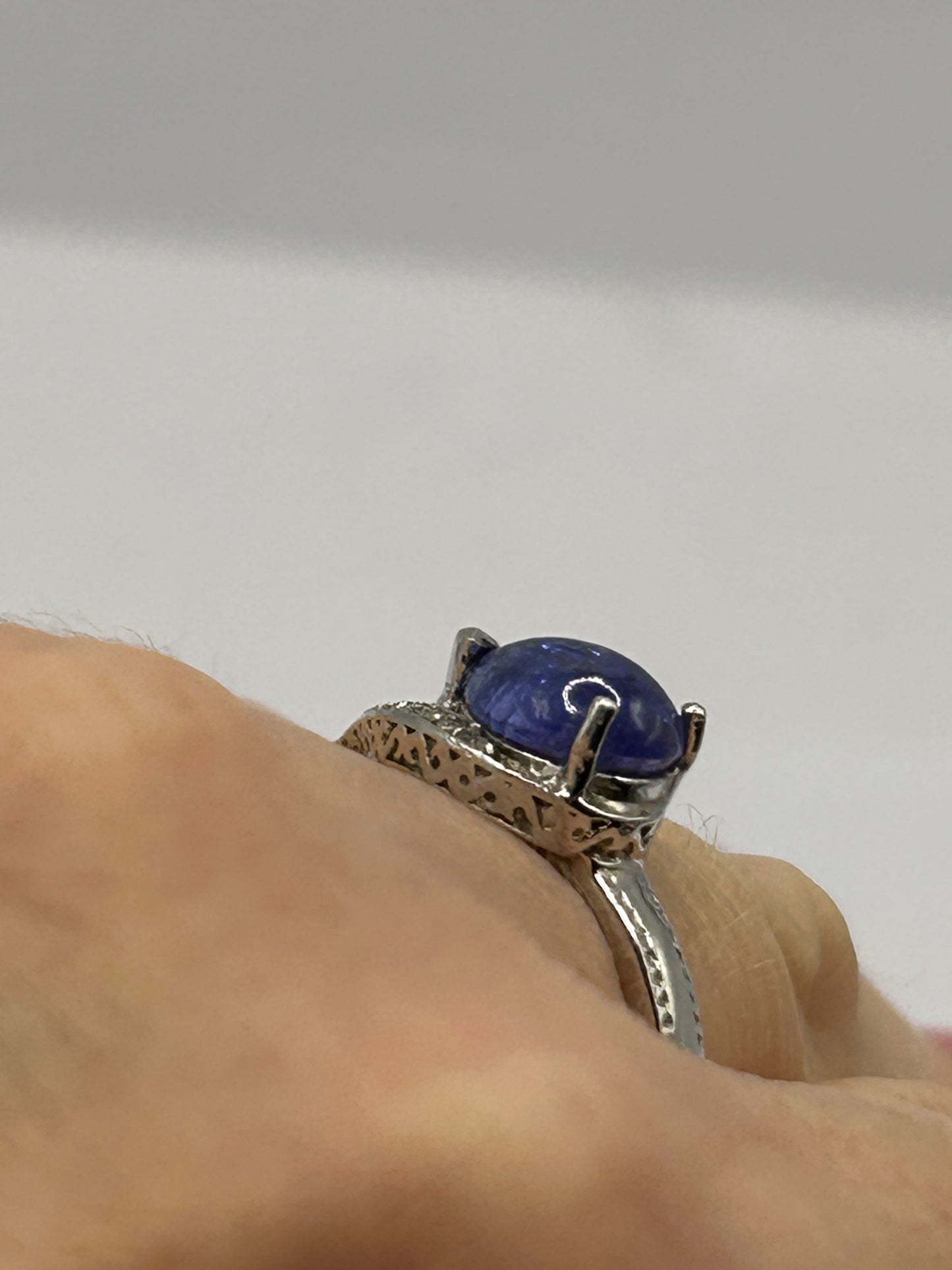 Silver Tanzanite Cabochon Ring - 5.5ct & Celtic Design - With Certificate