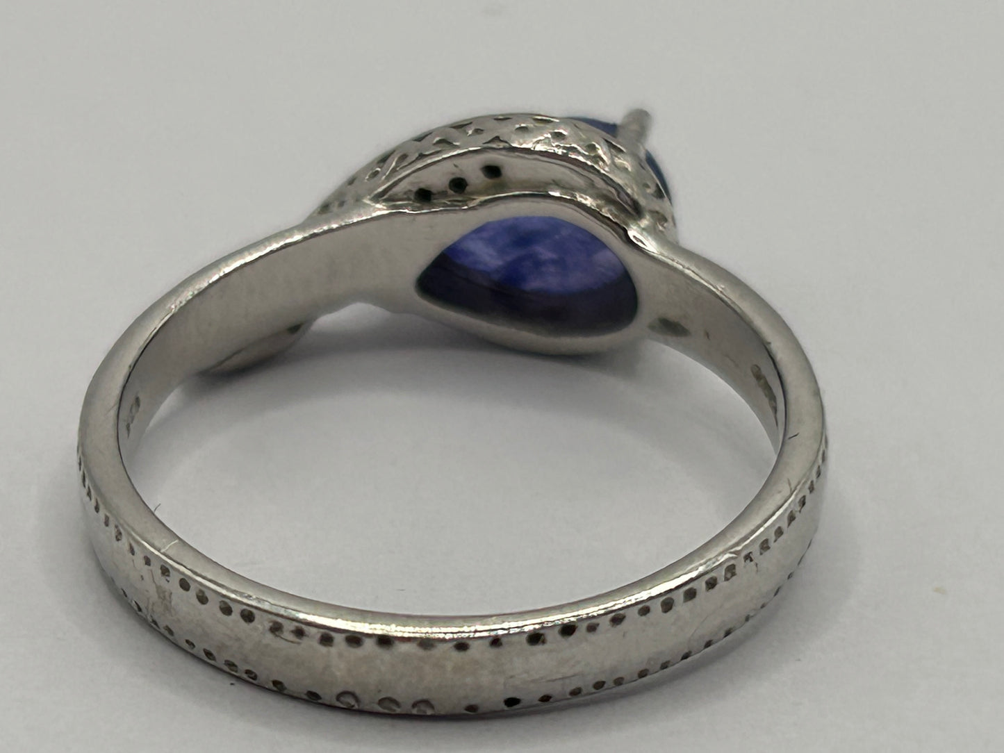 Silver Tanzanite Cabochon Ring - 5.5ct & Celtic Design - With Certificate