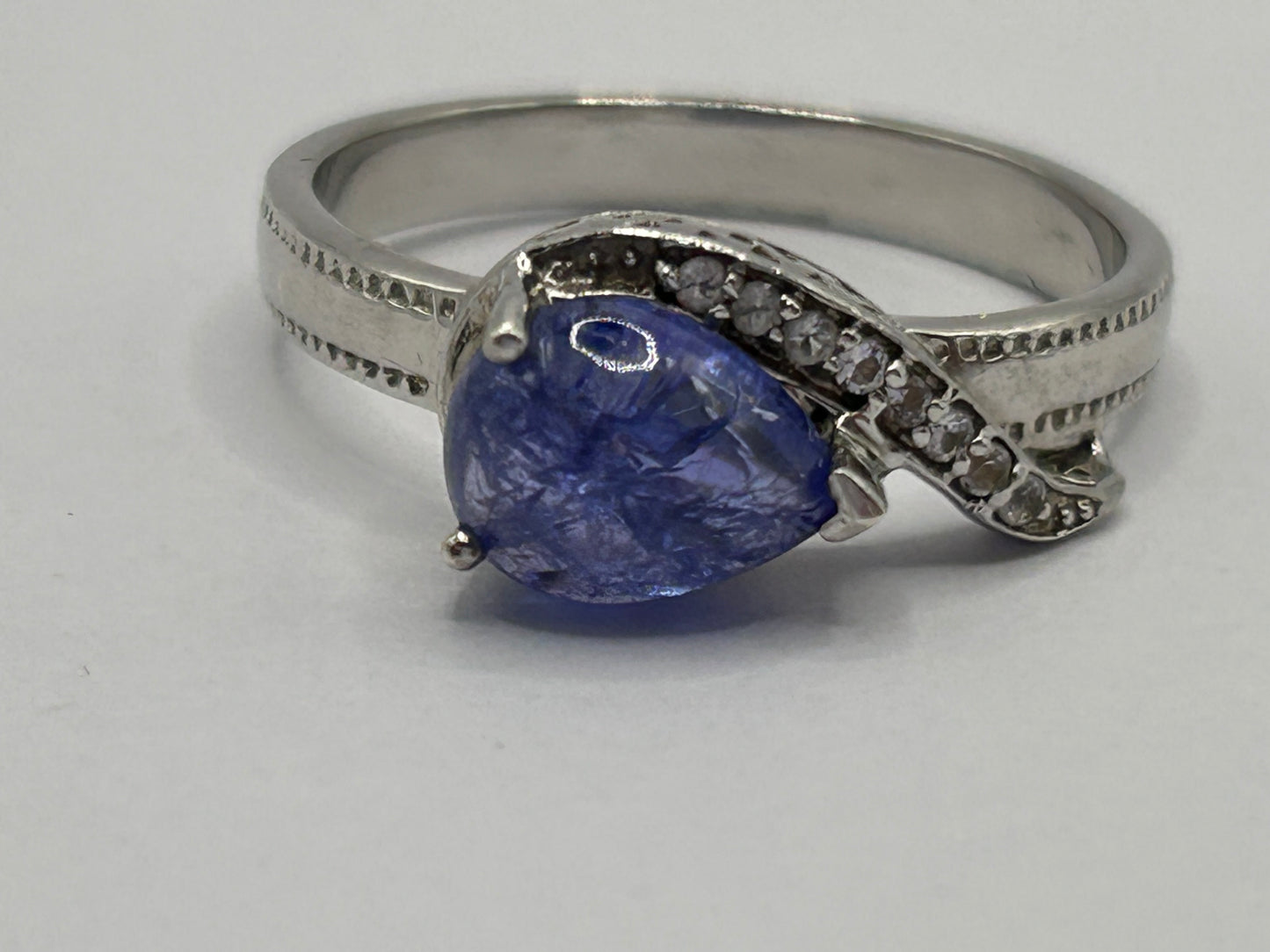 Silver Tanzanite Cabochon Ring - 5.5ct & Celtic Design - With Certificate