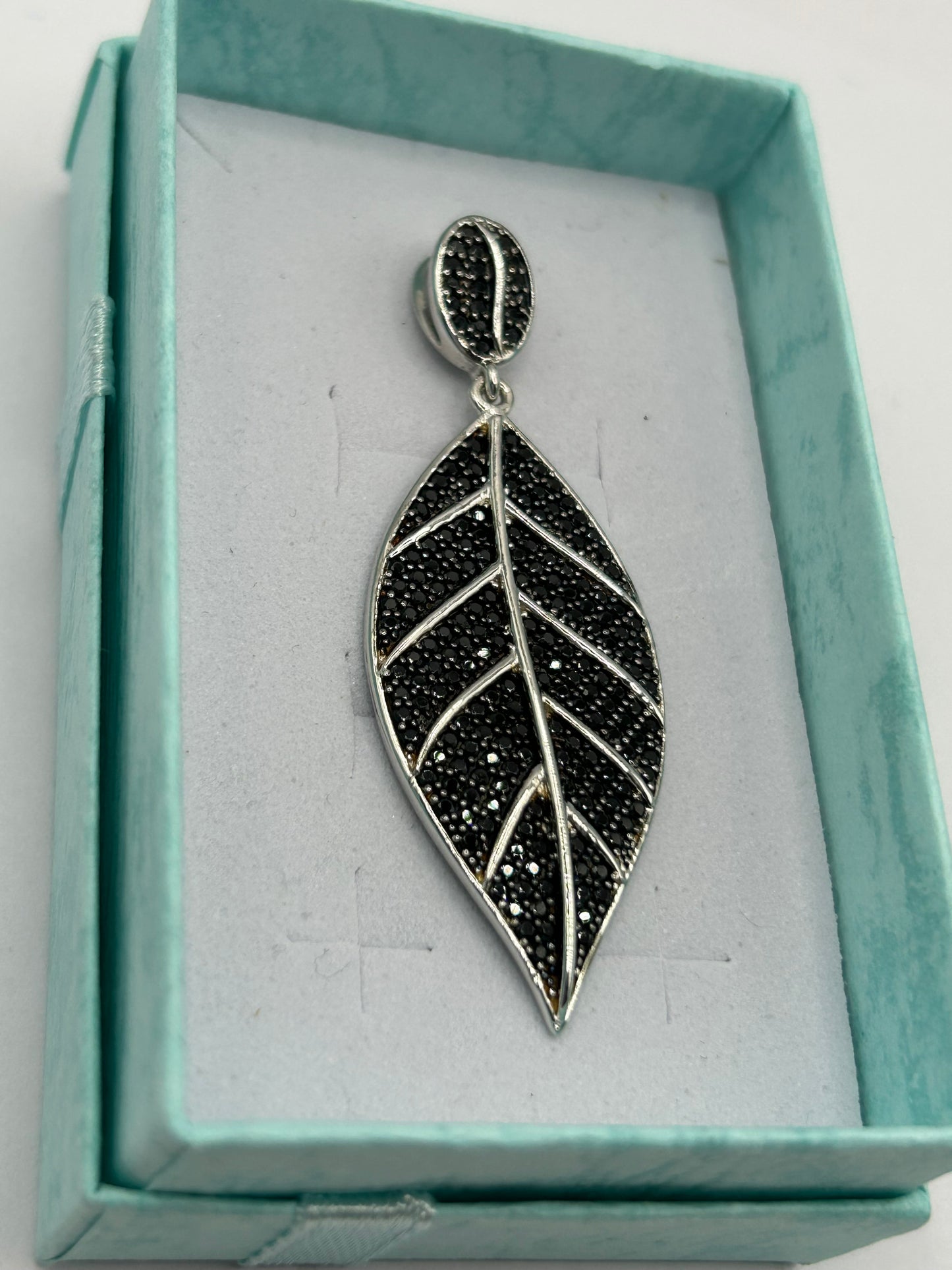 Sparkling 2.20ct Black Spinel Sterling Silver Leaf Pendant (7.30g)