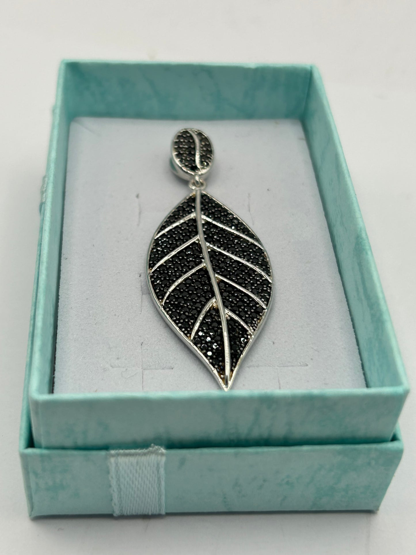 Sparkling 2.20ct Black Spinel Sterling Silver Leaf Pendant (7.30g)