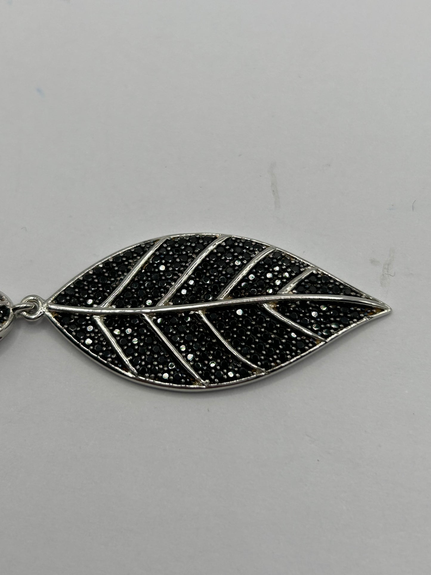 Sparkling 2.20ct Black Spinel Sterling Silver Leaf Pendant (7.30g)