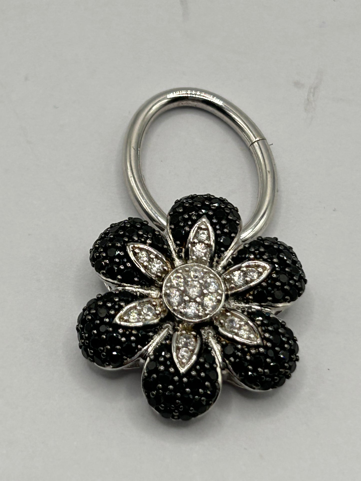 Sparkling 1.14ct Black Spinel & White Zircon Sterling Silver Flower Pendant (3.77g)
