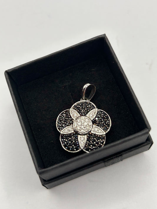 Sparkling 2.36ct Black Spinel & White Zircon Sterling Silver Flower Pendant (3.86g)