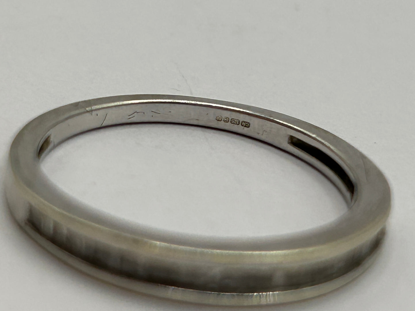 Sparkling 9ct Gold Baguette Diamond Eternity/Stacking Ring - 0.25ct With Certificate of Authenticity