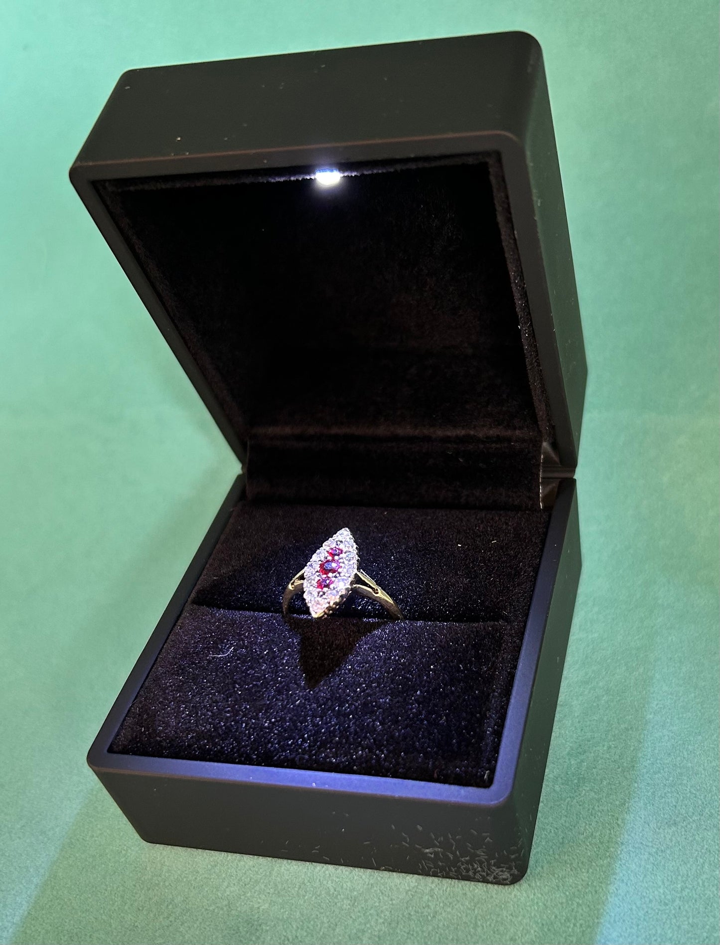 Stunning Vintage 18ct Gold Diamond & Red Spinel Marquise/Navette Cluster Ring