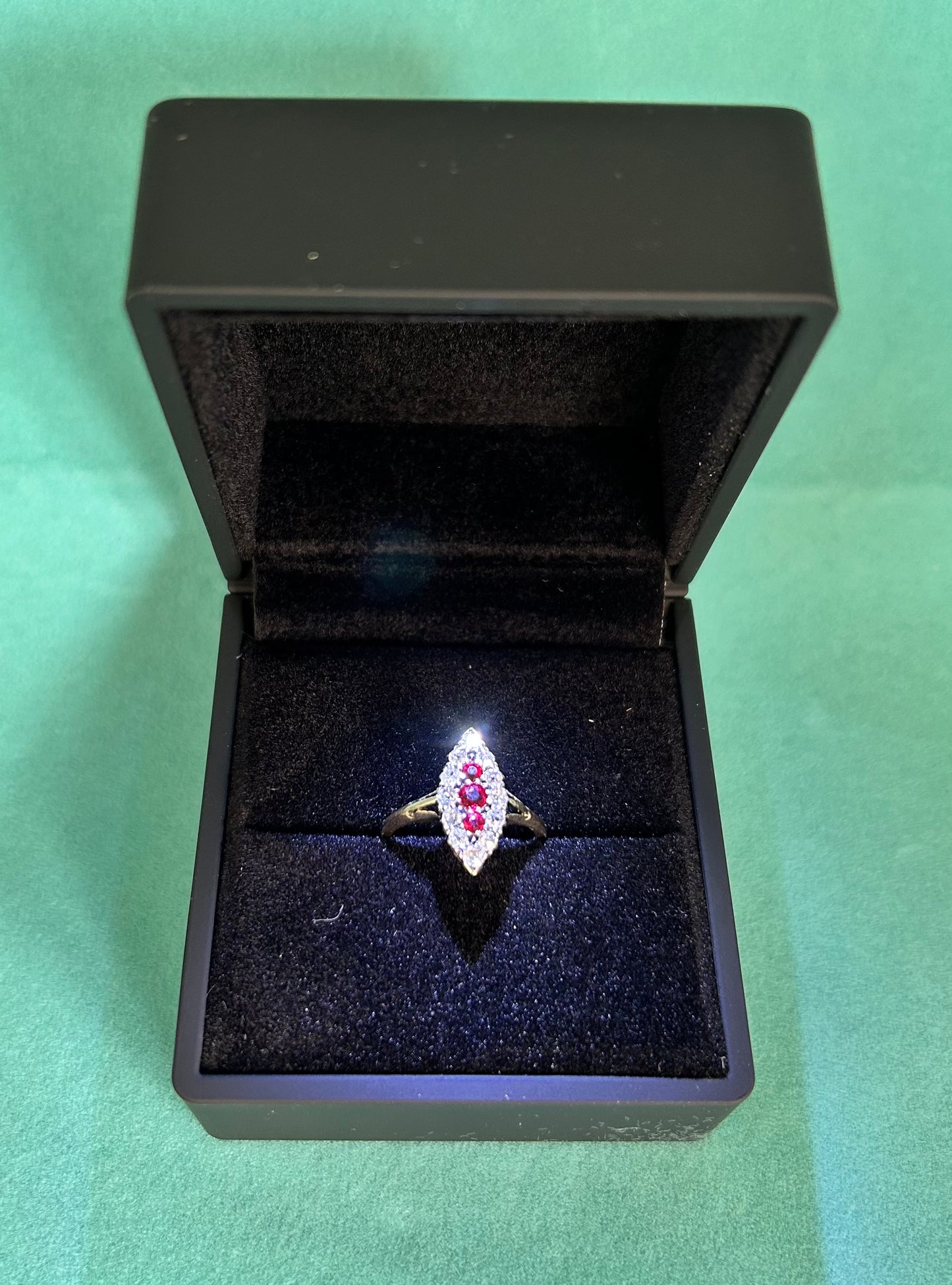 Stunning Vintage 18ct Gold Diamond & Red Spinel Marquise/Navette Cluster Ring