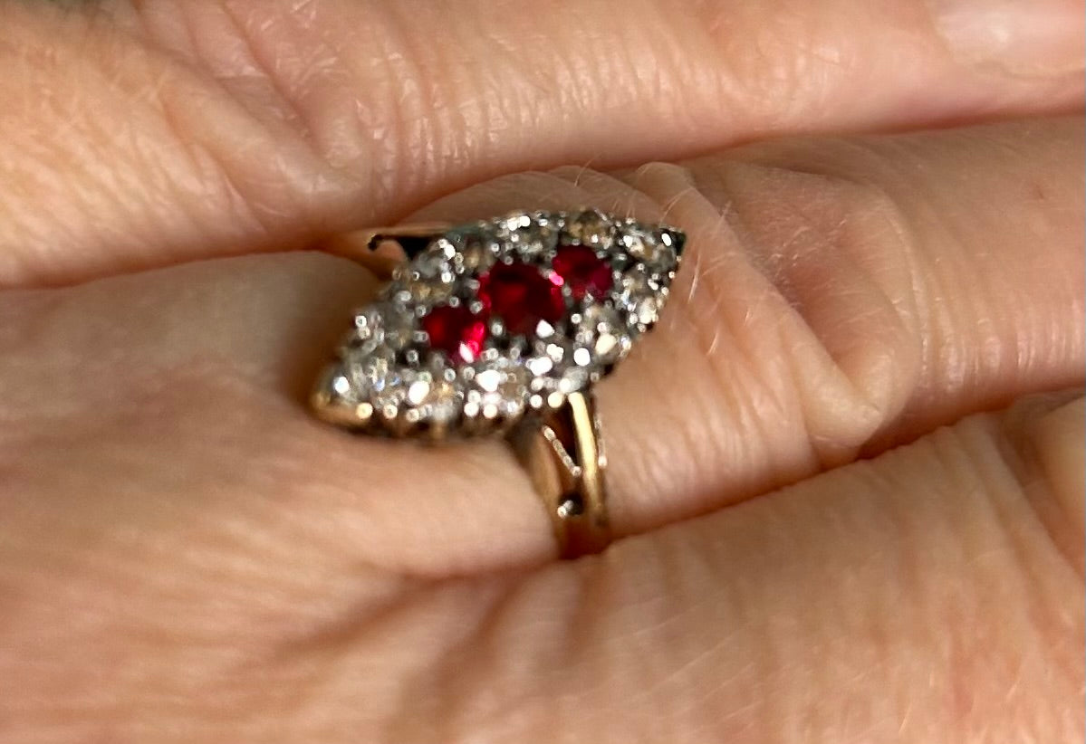 Stunning Vintage 18ct Gold Diamond & Red Spinel Marquise/Navette Cluster Ring