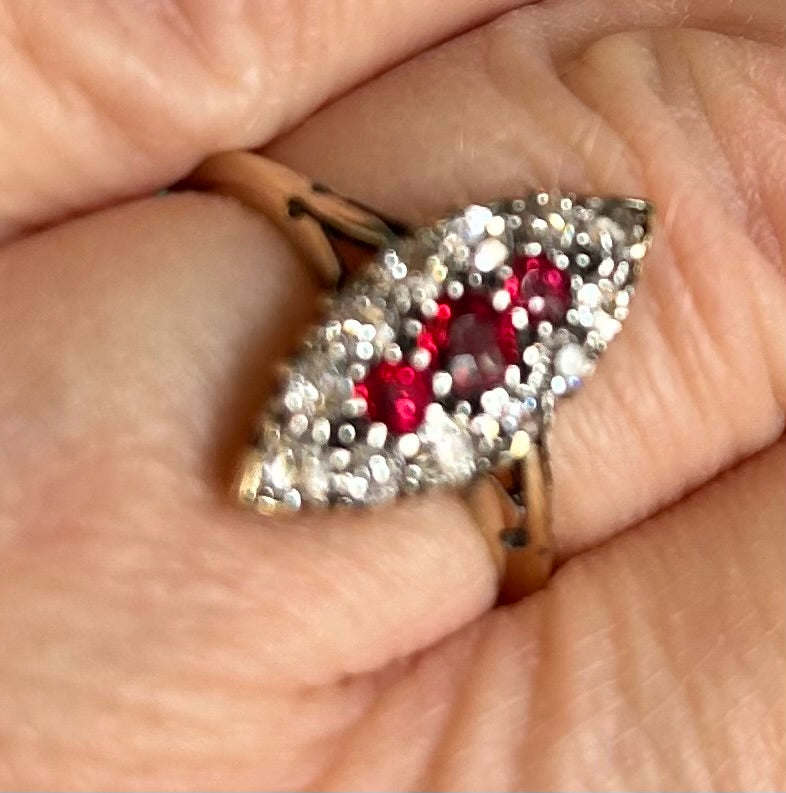 Stunning Vintage 18ct Gold Diamond & Red Spinel Marquise/Navette Cluster Ring