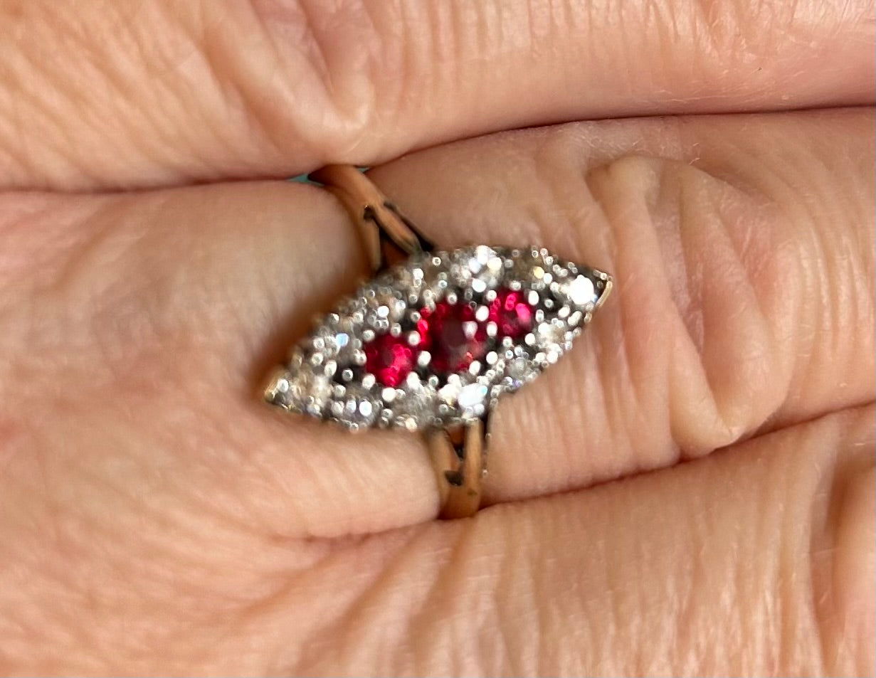 Stunning Vintage 18ct Gold Diamond & Red Spinel Marquise/Navette Cluster Ring
