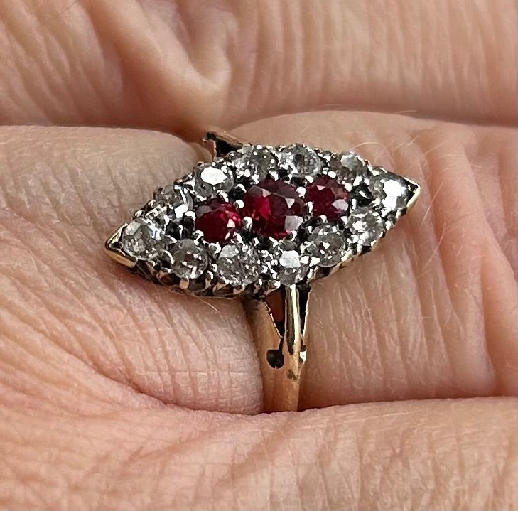 Stunning Vintage 18ct Gold Diamond & Red Spinel Marquise/Navette Cluster Ring