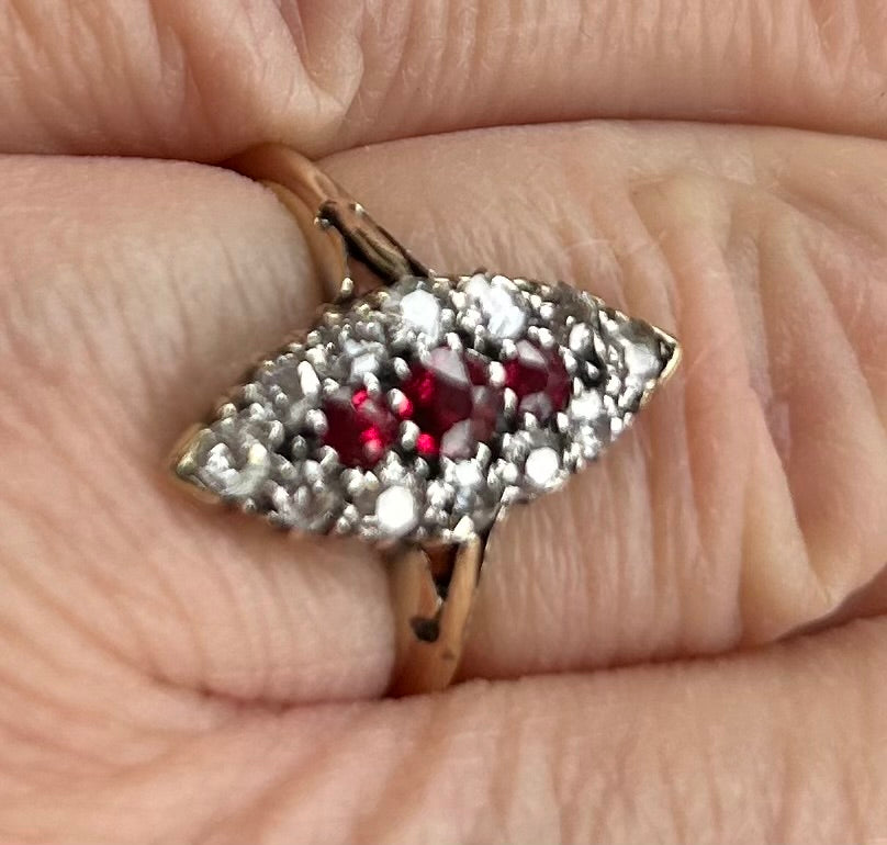 Stunning Vintage 18ct Gold Diamond & Red Spinel Marquise/Navette Cluster Ring