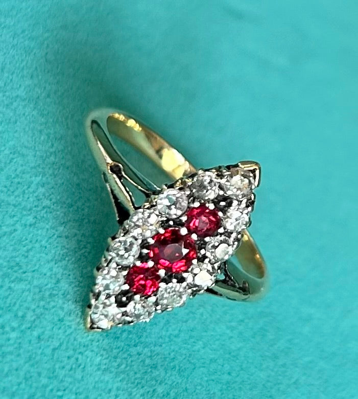 Stunning Vintage 18ct Gold Diamond & Red Spinel Marquise/Navette Cluster Ring