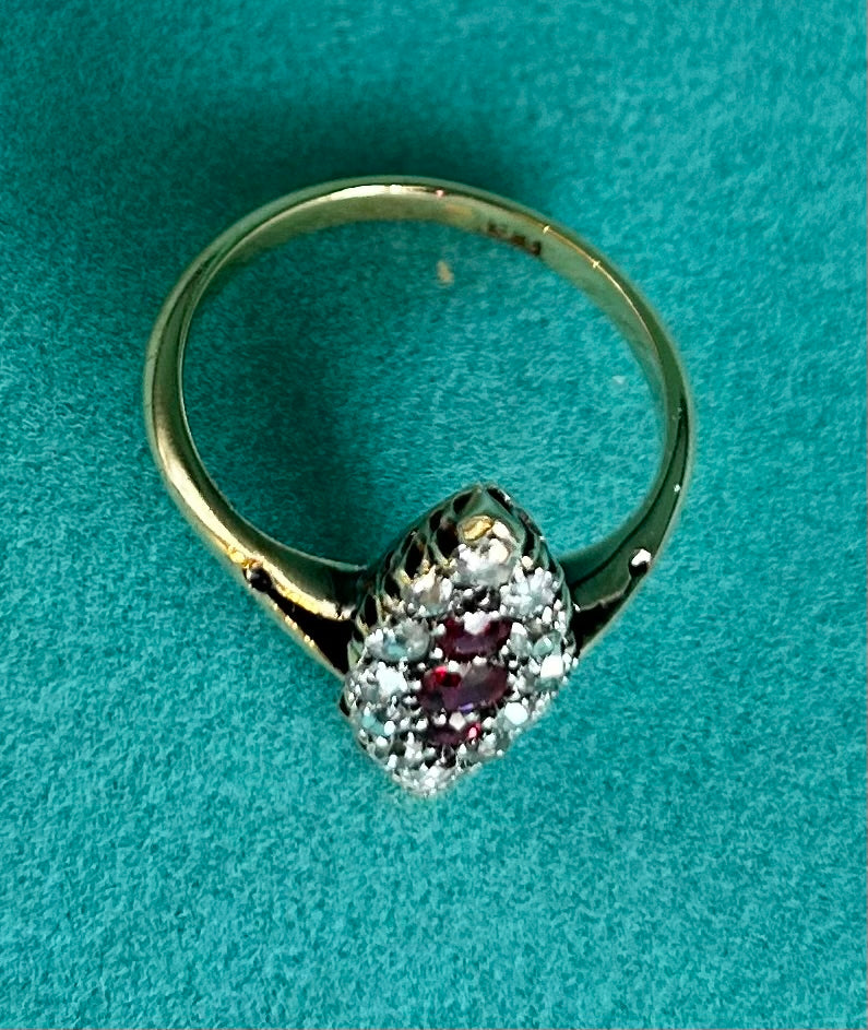 Stunning Vintage 18ct Gold Diamond & Red Spinel Marquise/Navette Cluster Ring
