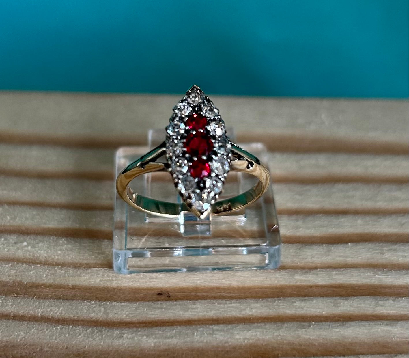 Stunning Vintage 18ct Gold Diamond & Red Spinel Marquise/Navette Cluster Ring