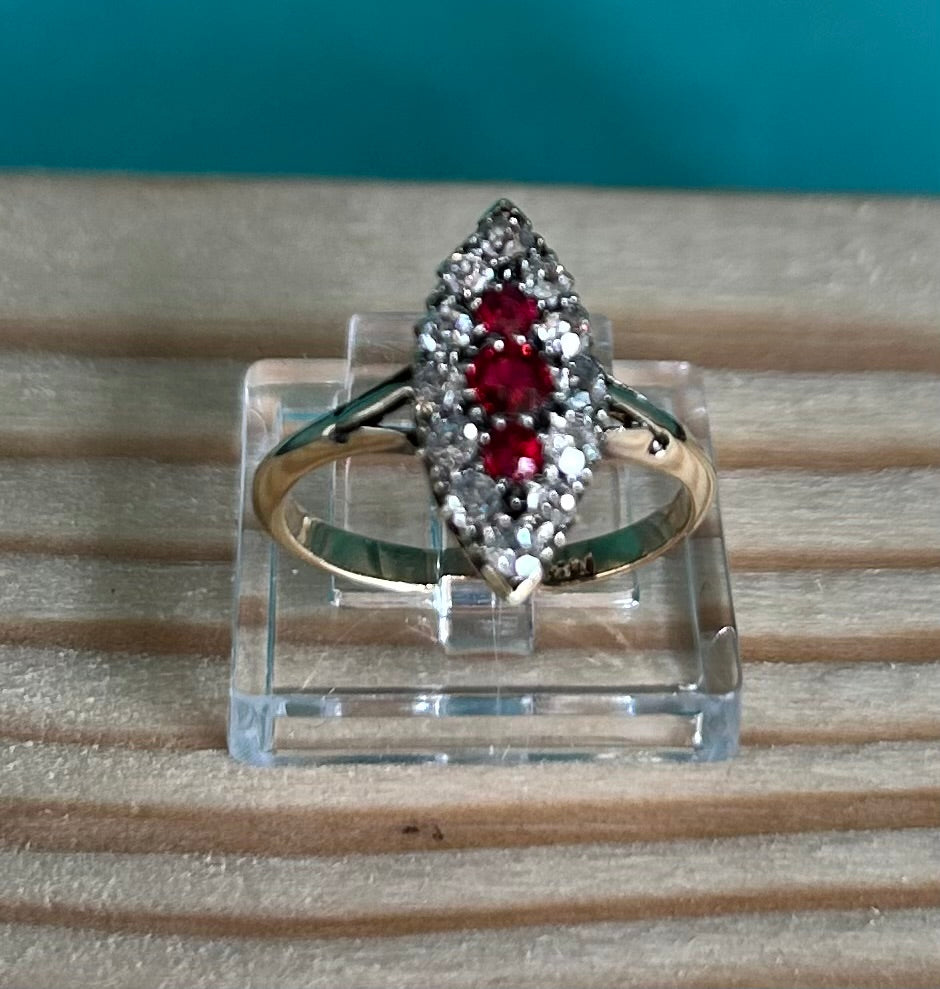 Stunning Vintage 18ct Gold Diamond & Red Spinel Marquise/Navette Cluster Ring
