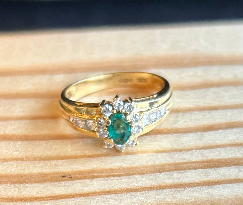 18ct Yellow Gold Emerald & Diamond Cluster Ring (3.15g) Vintage