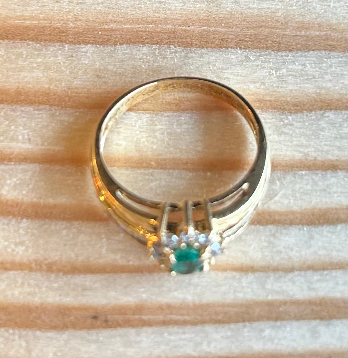 18ct Yellow Gold Emerald & Diamond Cluster Ring (3.15g) Vintage