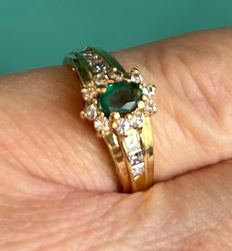 18ct Yellow Gold Emerald & Diamond Cluster Ring (3.15g) Vintage