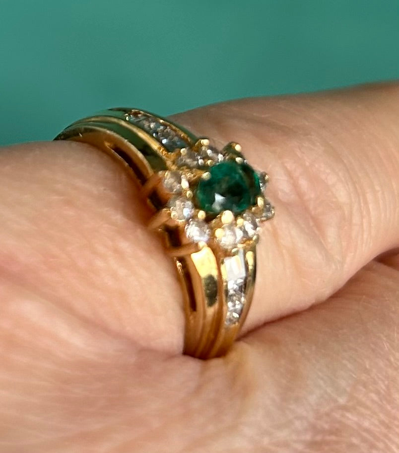 18ct Yellow Gold Emerald & Diamond Cluster Ring (3.15g) Vintage