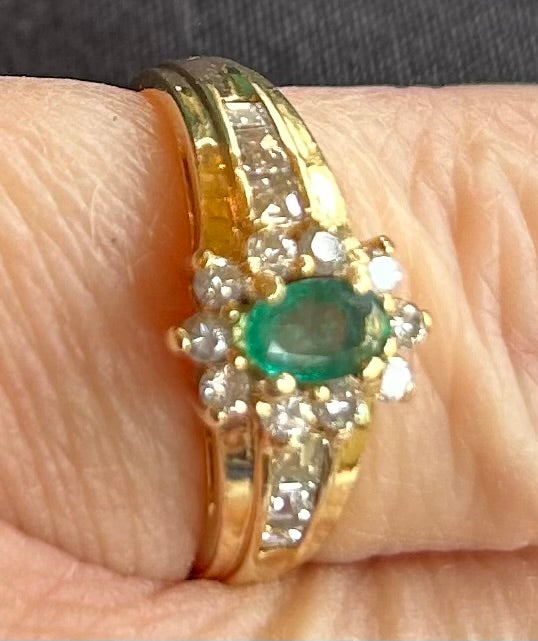 18ct Yellow Gold Emerald & Diamond Cluster Ring (3.15g) Vintage