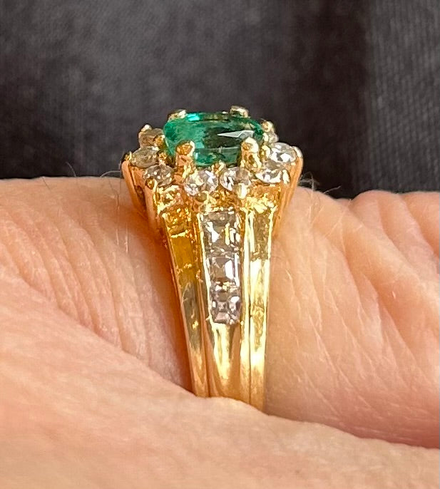 18ct Yellow Gold Emerald & Diamond Cluster Ring (3.15g) Vintage