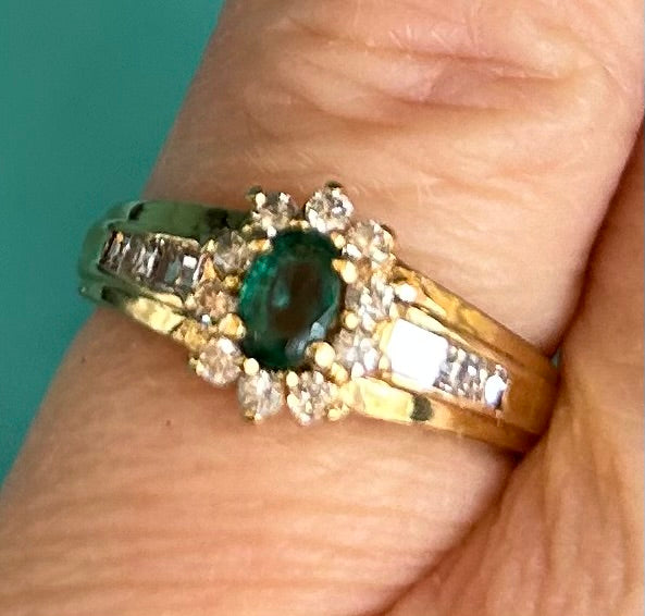 18ct Yellow Gold Emerald & Diamond Cluster Ring (3.15g) Vintage