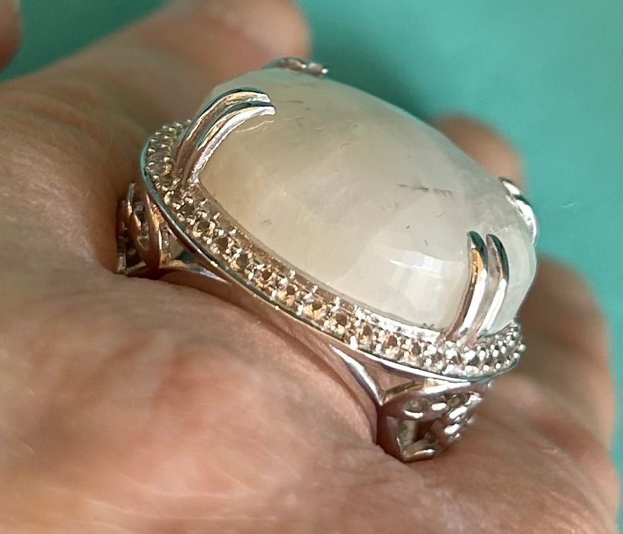 Capture the Celestial Glow: The Moonlight Ring