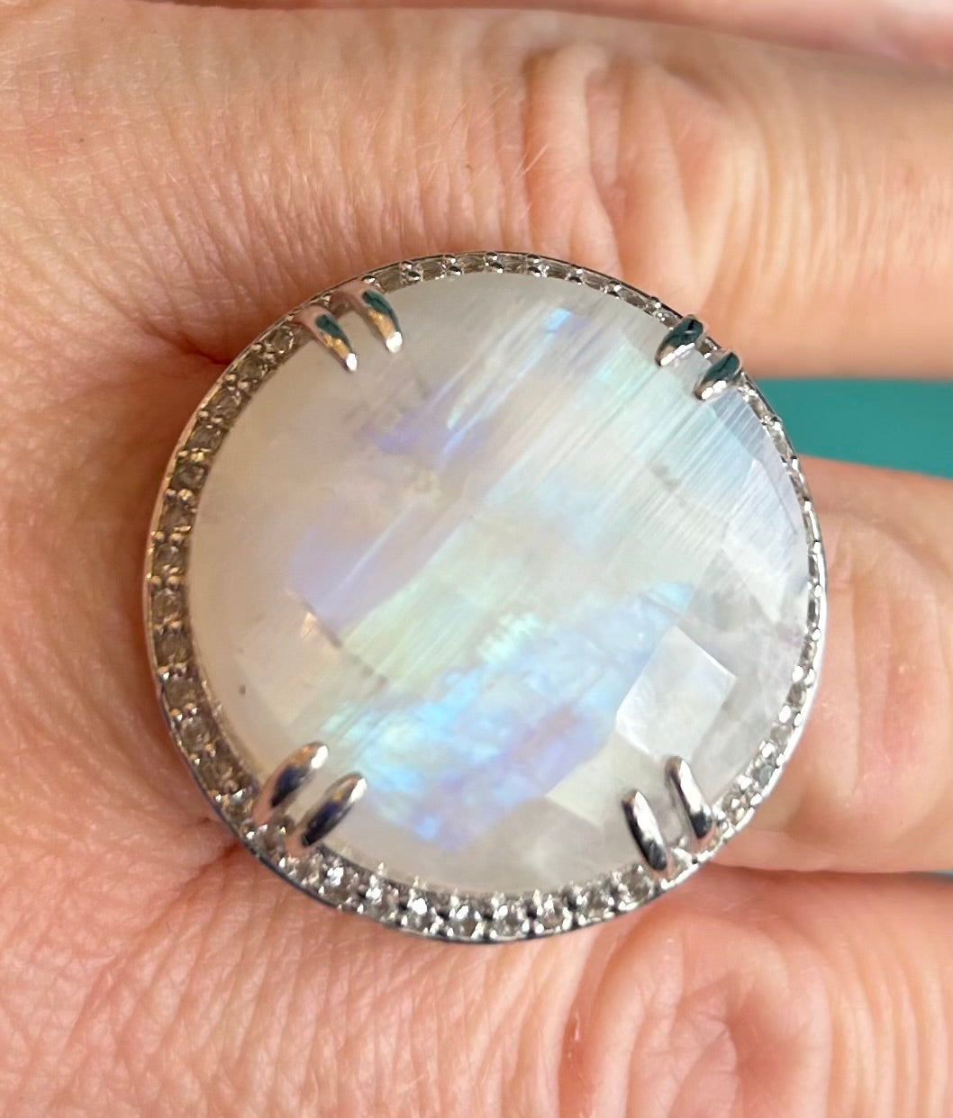 Capture the Celestial Glow: The Moonlight Ring