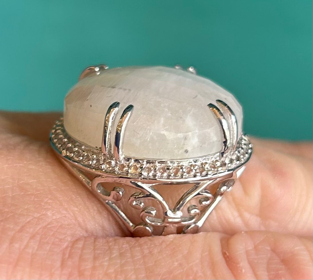 Capture the Celestial Glow: The Moonlight Ring