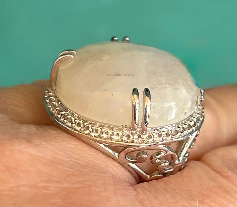 Capture the Celestial Glow: The Moonlight Ring