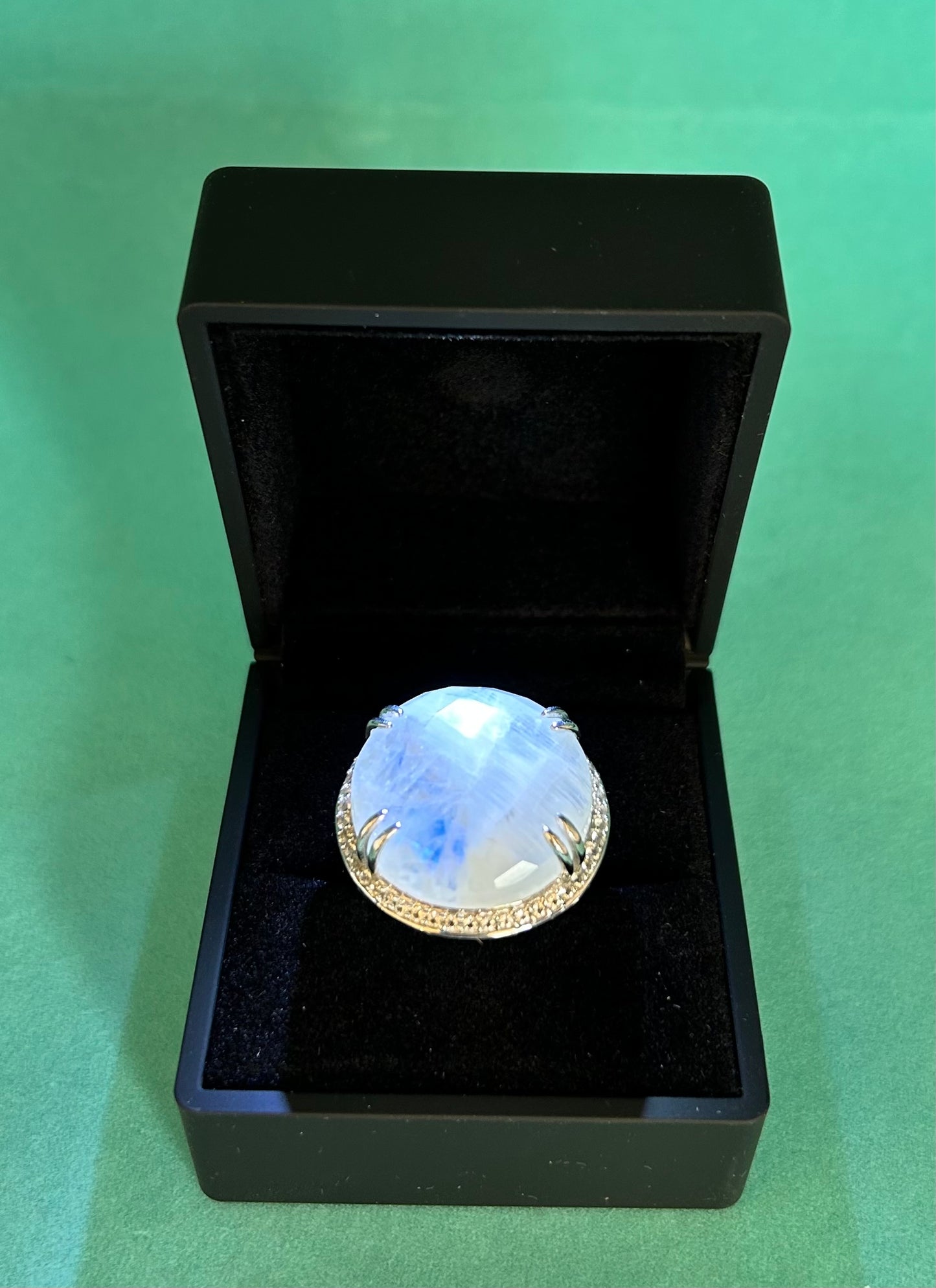 Capture the Celestial Glow: The Moonlight Ring