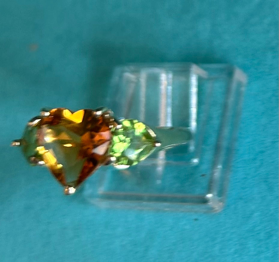 Vibrant Vintage 14k Gold Citrine & Peridot Heart Trilogy Ring 3-Stone Ring Hallmarked