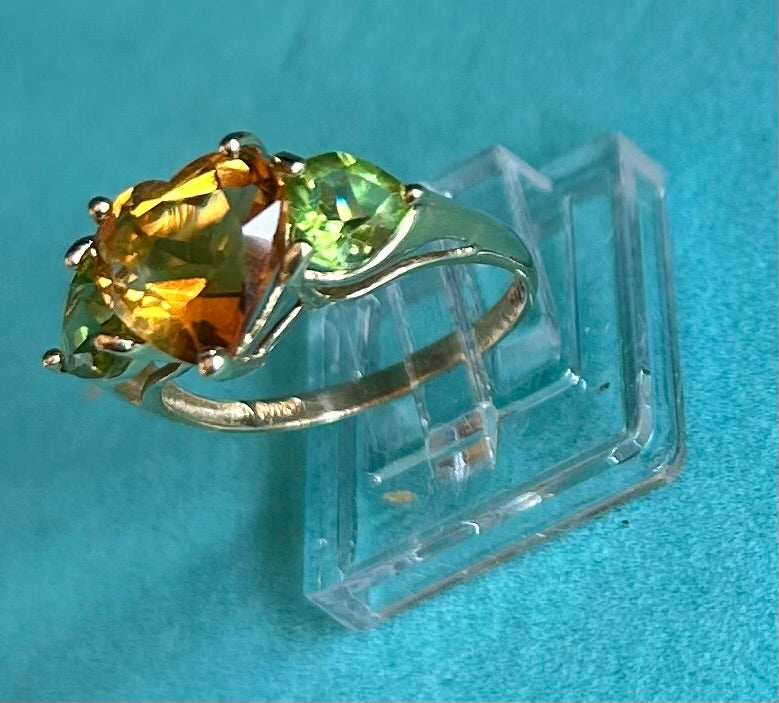 Vibrant Vintage 14k Gold Citrine & Peridot Heart Trilogy Ring 3-Stone Ring Hallmarked