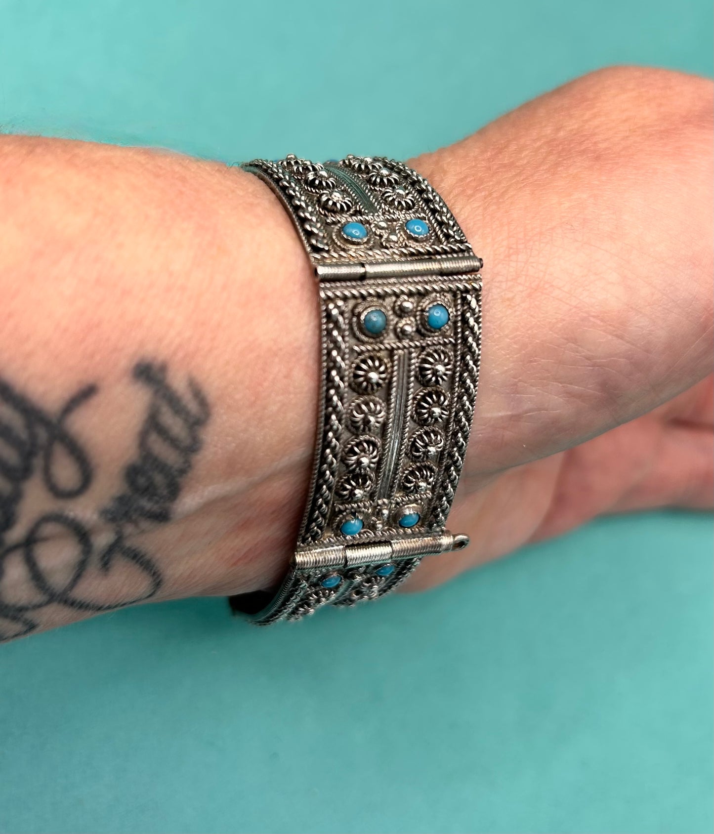 Stunning Vintage 900 Silver Turquoise Bracelet - "Nu Nu" - 29g