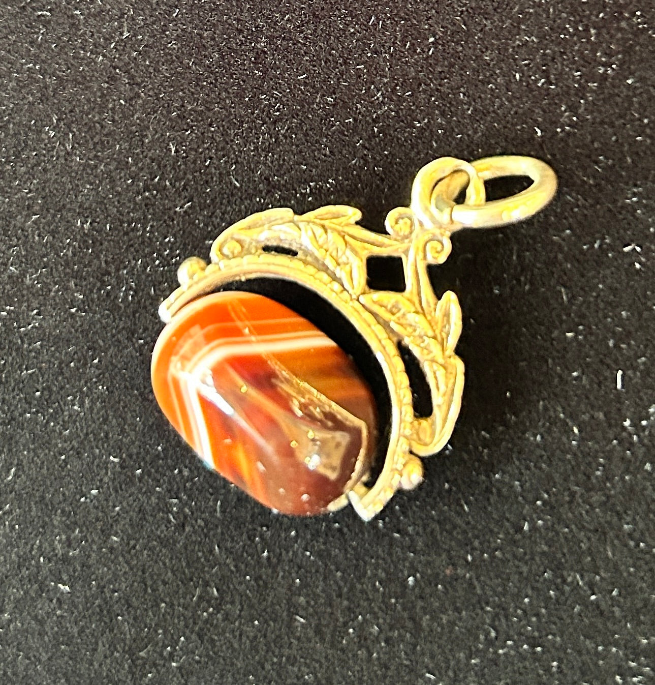 Stunning Vintage 1974 9ct Gold Agate Spinner Fob