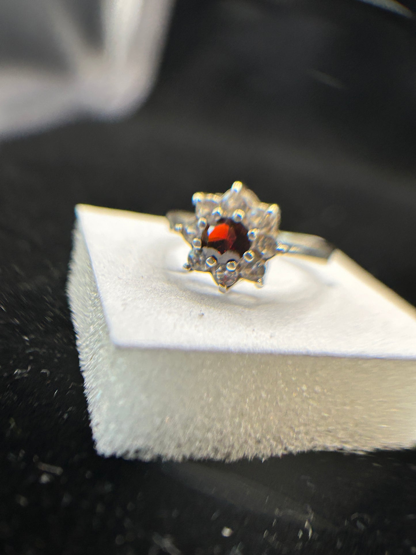 Stunning Vintage 1979 PDL Jewellery Silver Garnet Ring