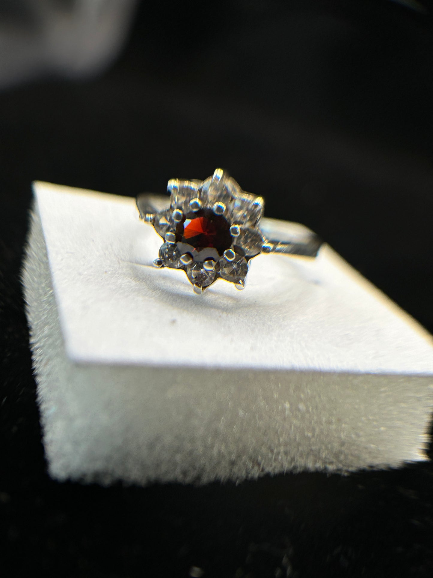 Stunning Vintage 1979 PDL Jewellery Silver Garnet Ring