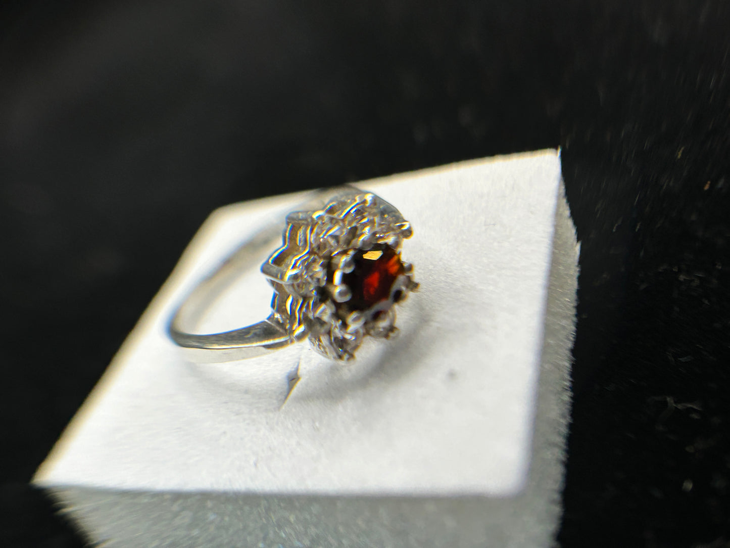 Stunning Vintage 1979 PDL Jewellery Silver Garnet Ring