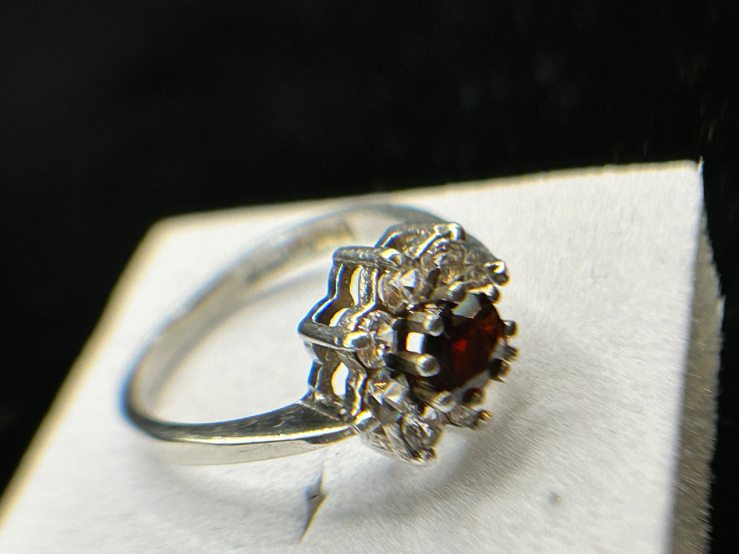 Stunning Vintage 1979 PDL Jewellery Silver Garnet Ring