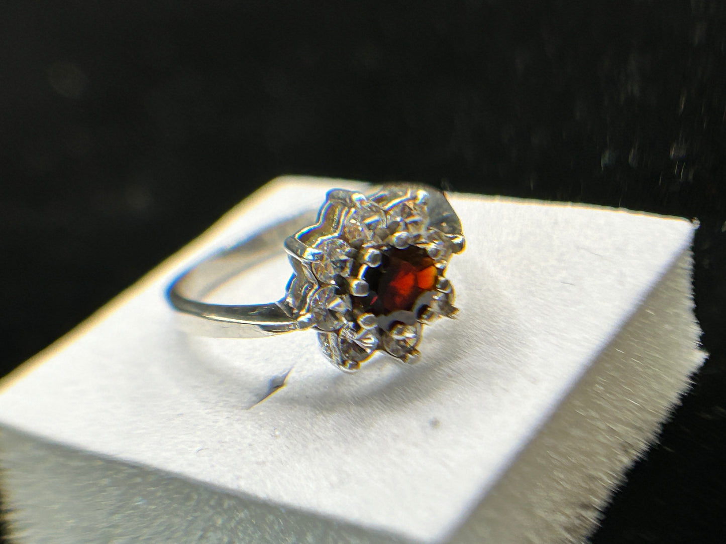 Stunning Vintage 1979 PDL Jewellery Silver Garnet Ring