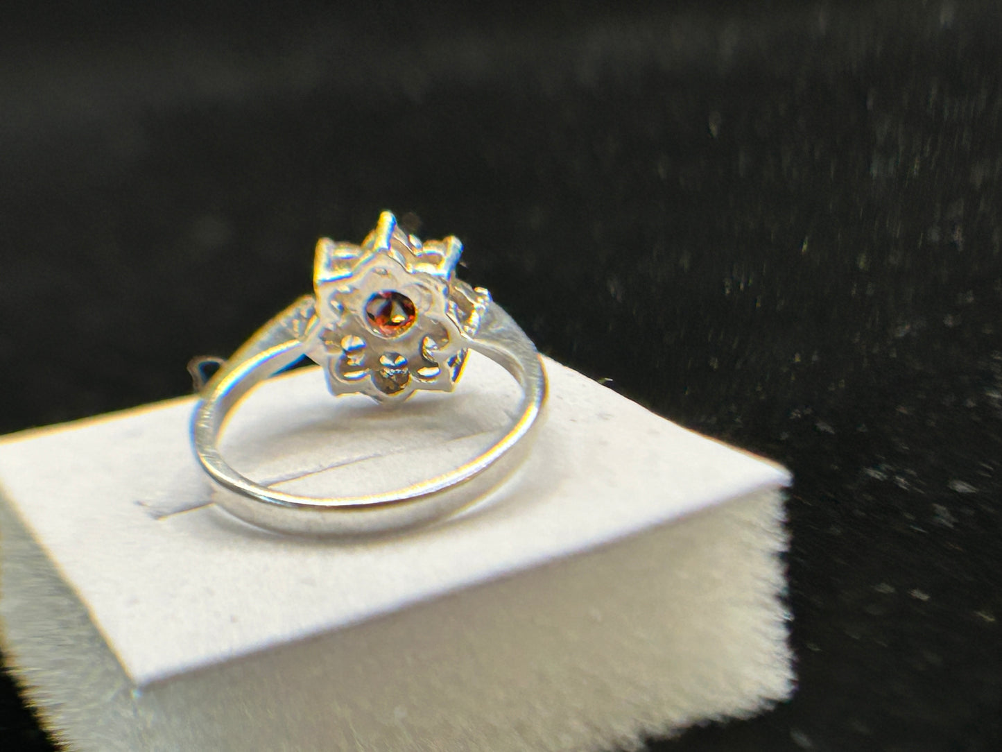 Stunning Vintage 1979 PDL Jewellery Silver Garnet Ring