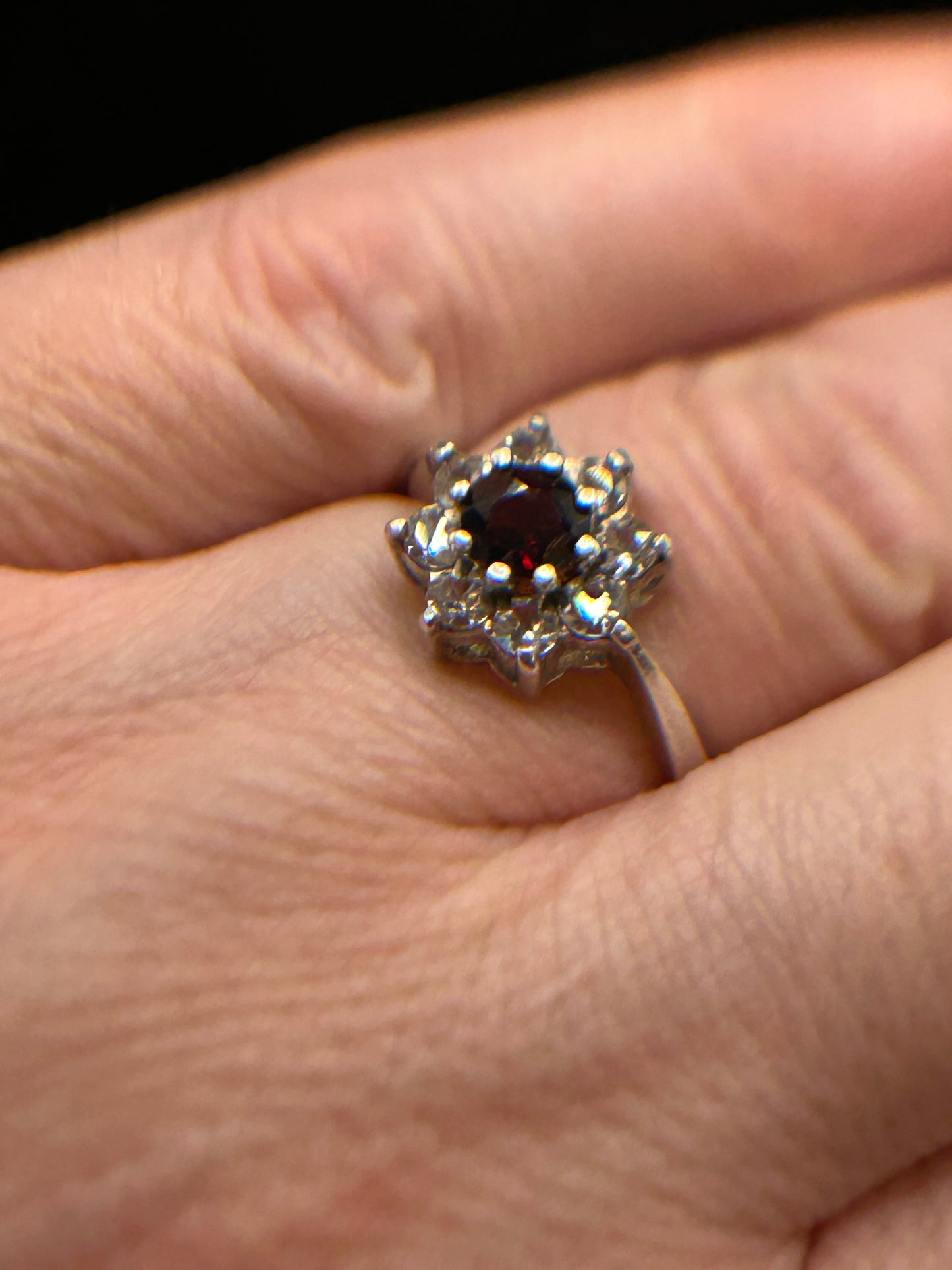 Stunning Vintage 1979 PDL Jewellery Silver Garnet Ring